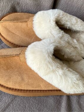 Plush Faux-Shearling Slip-On Slippers in Chestnut